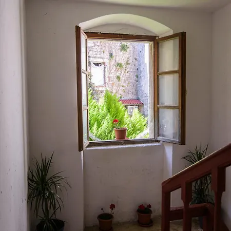 Bartul Appartamento Traù